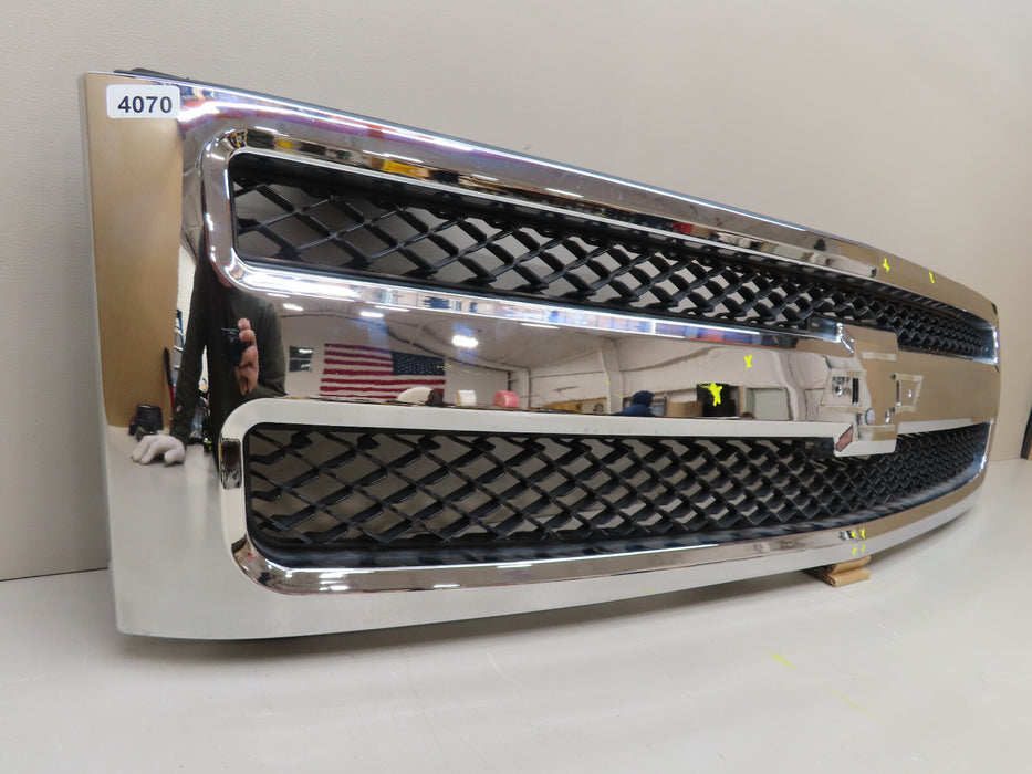 2007-2013 CHEVROLET SILVERADO 1500 FRONT RADIATOR GRILLE GRILL OEM