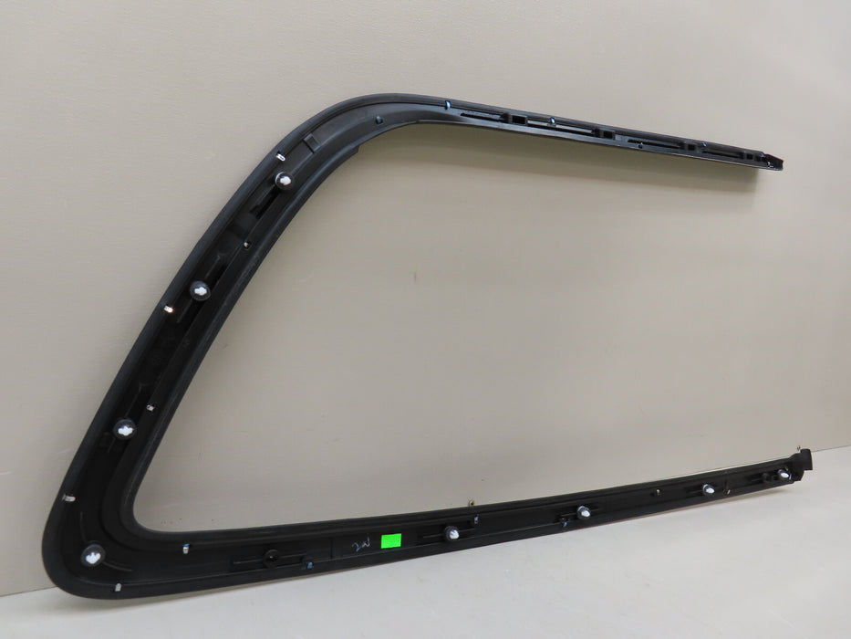 2020-2025 CHRYSLER PACIFICA, VOYAGER REAR RIGHT PASSENGER SIDE QUARTER TRIM OEM