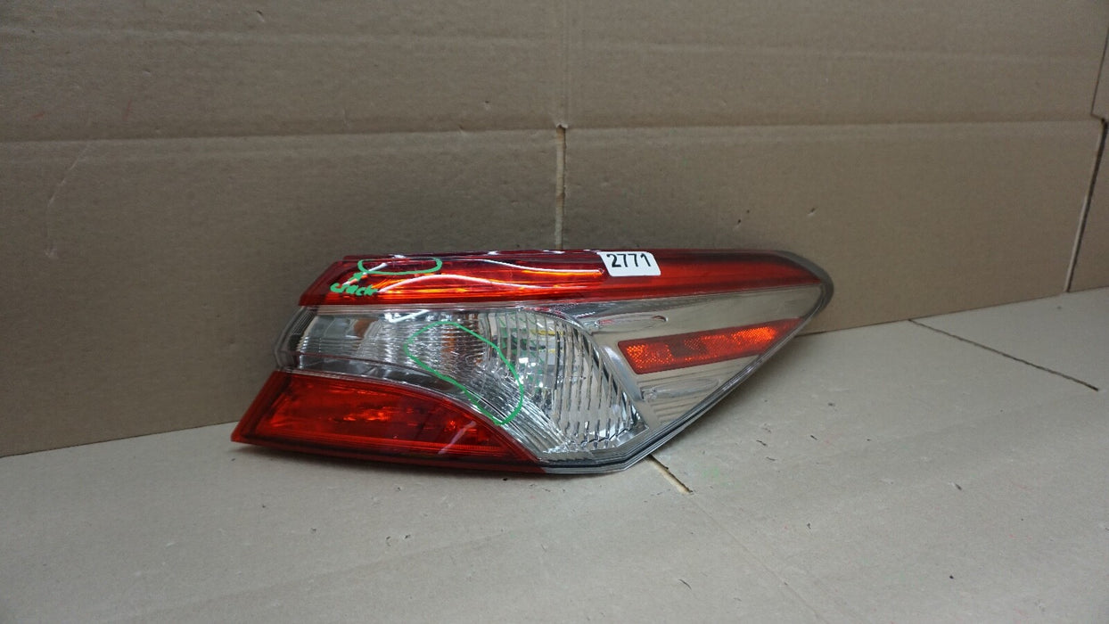 2018-2020 TOYOTA CAMRY RH RIGHT PASSENGER SIDE OUTER TAIL LIGHT OEM 18 19 20