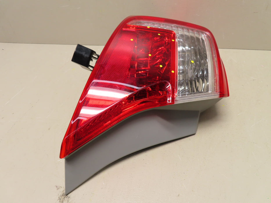 2012 2014 TOYOTA CAMRY LEFT DRIVER SIDE OUTER TAIL LIGHT HALOGEN OEM