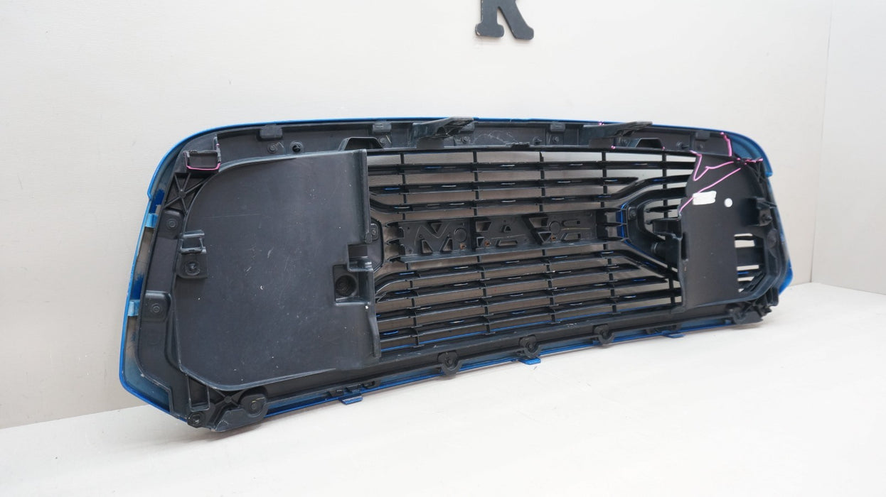 2013-2018 DODGE RAM 2500 3500 FRONT BUMPER RADIATOR GRILLE OEM