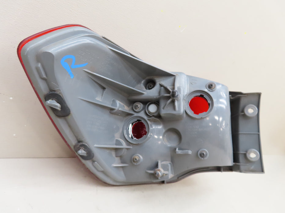 2010-2013 KIA FORTE REAR RIGHT PASSENGER HALOGEN TAIL LIGHT OEM 92402-1M4