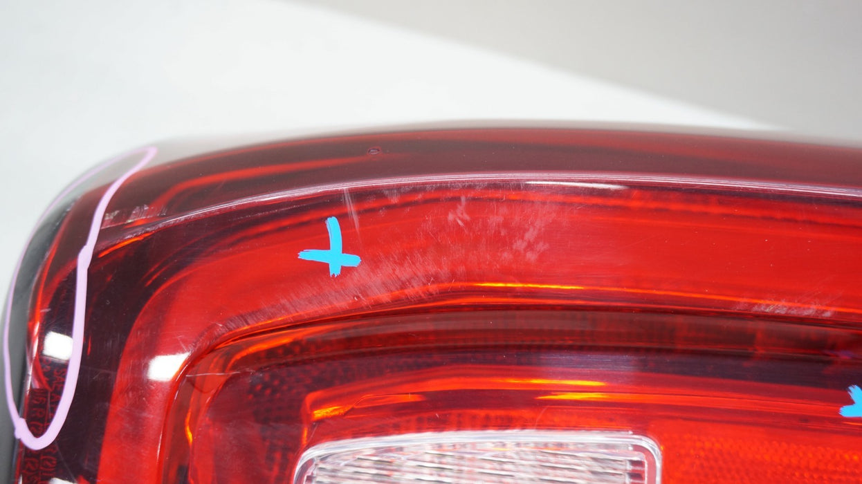 2019-2025 GMC SIERRA 1500 REAR LEFT DRIVER SIDE TAIL LIGHT OEM 84760017