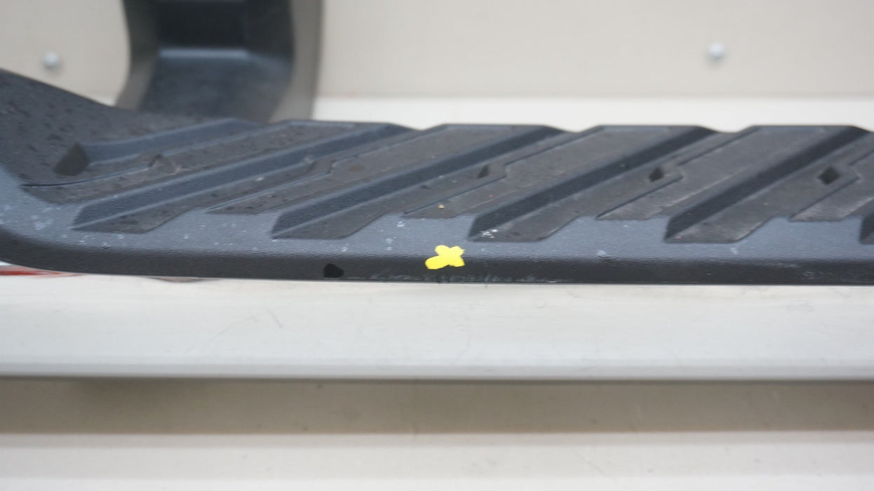 2014-2018 CHEVROLET SILVERADO GMC SIERRA 1500 RIGHT RUNNING BOARD OEM