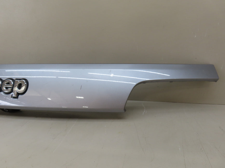2017-2021 JEEP GRAND CHEROKEE REAR GATE TRIM MOLDING W/CAMERA OEM 1WD55TRMACD