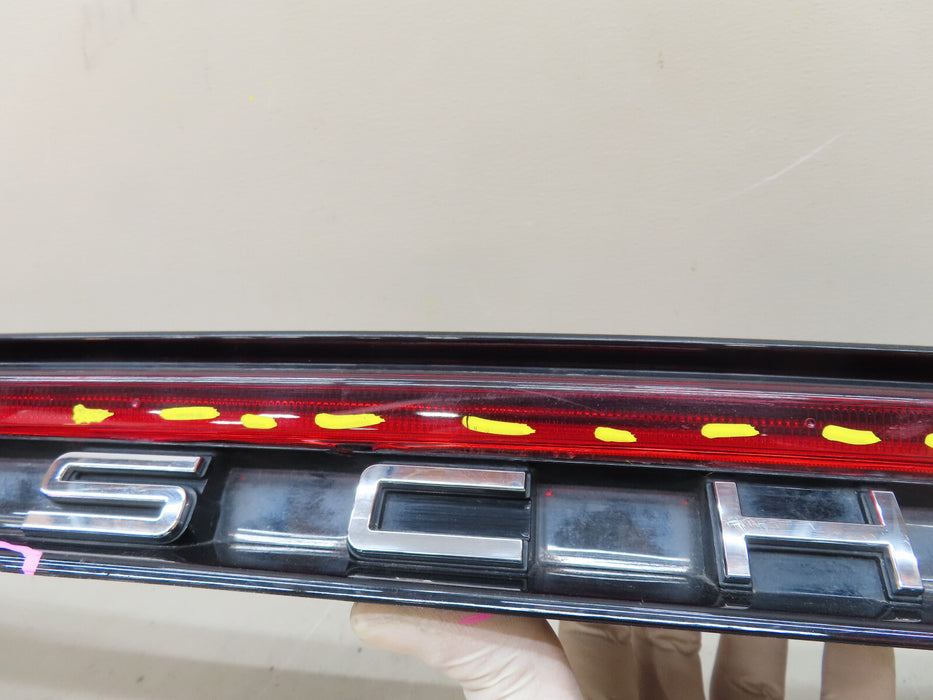 2019-2022 PORSCHE MACAN REAR CENTER TAIL LIGHT LED OEM 95B.945.208.L