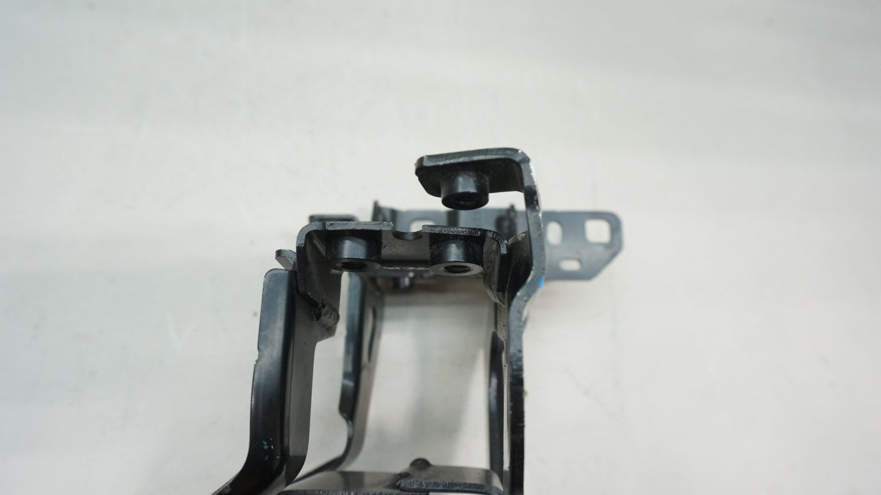2019-2025 BMW X5 X6 X7 G05 G06 LEFT HEADLIGHT SUPPORT BRACKET 5164 7421709