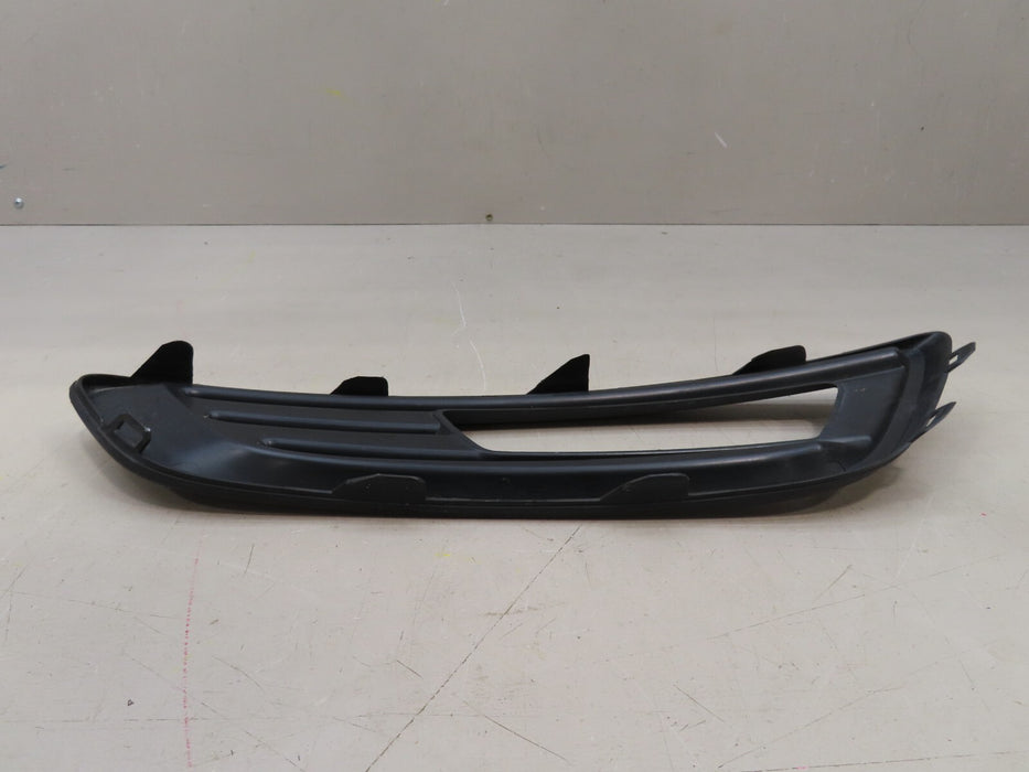2015-2018 FORD FOCUS SEDAN FRONT RIGHT BUMPER FOG LIGHT BEZEL OEM F1EB-15A298-AA
