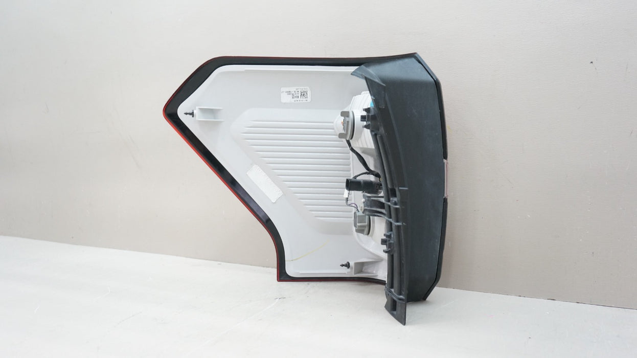 2022-2024 FORD EXPEDITION REAR RIGHT PASSENGER SIDE TAIL LIGHT OEM NL1B-13B504