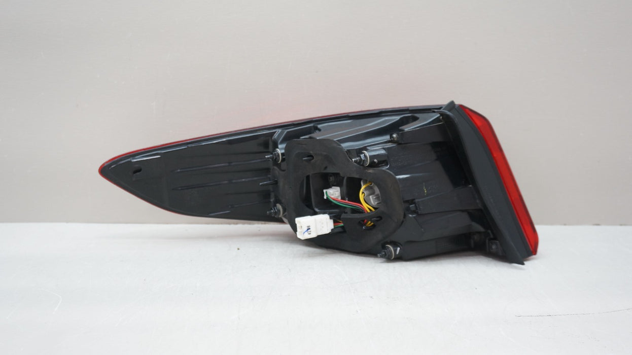 2015-2017 HYUNDAI SONATA REAR LEFT DRIVER SIDE OUTER TAIL LIGHT OEM 92402-C2100