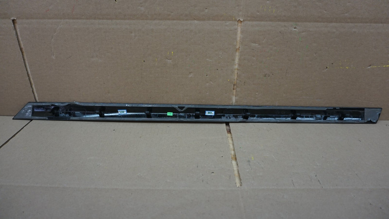 2020-2022 BENTLEY FLYING SPUR REAR RIGHT DOOR TRIM MOLDING STRIP 3SE839980 OEM