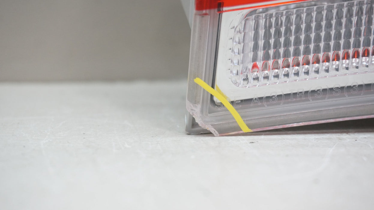 2015-2023 CHRYSLER 300 REAR RIGHT PASSENGER SIDE TAIL LIGHT OEM