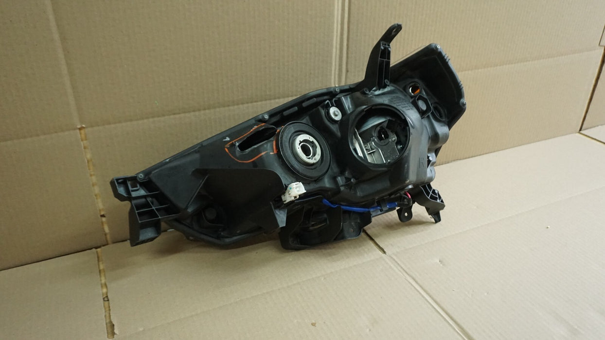 2014-2019 TOYOTA 4RUNNER RIGHT PASSENGER SIDE HEADLIGHT HALOGEN LAMP OEM