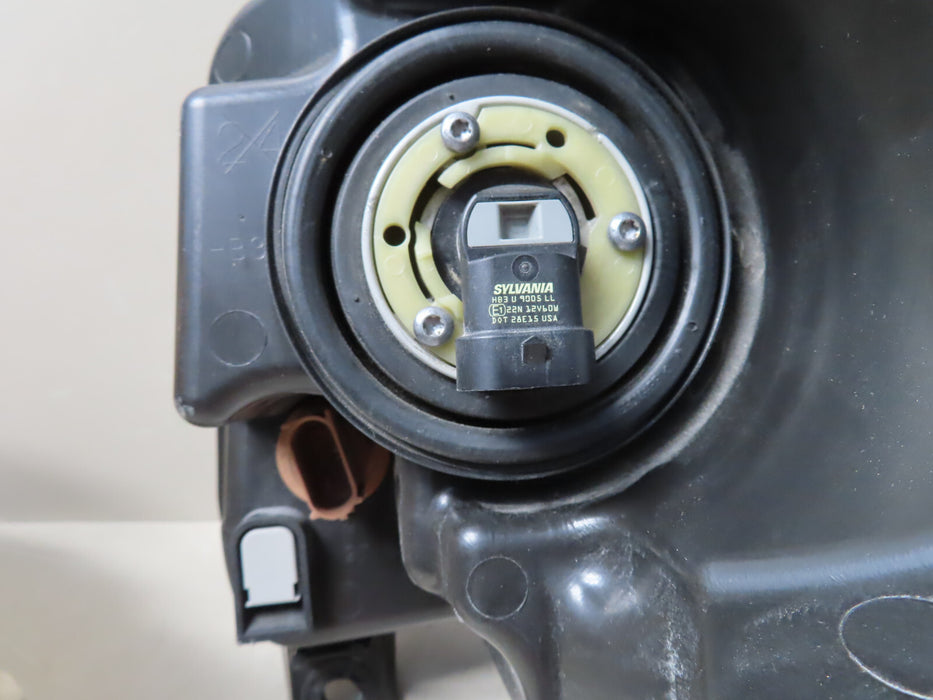 2013-2017 Jeep Compass RIGHT RH HEADLIGHT LAMP OEM