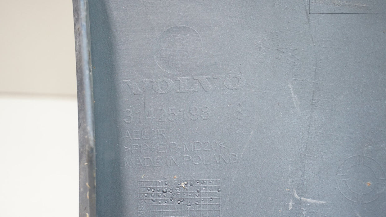 2018-2020 VOLVO XC60 REAR BUMPER COVER PANEL OEM 31425198