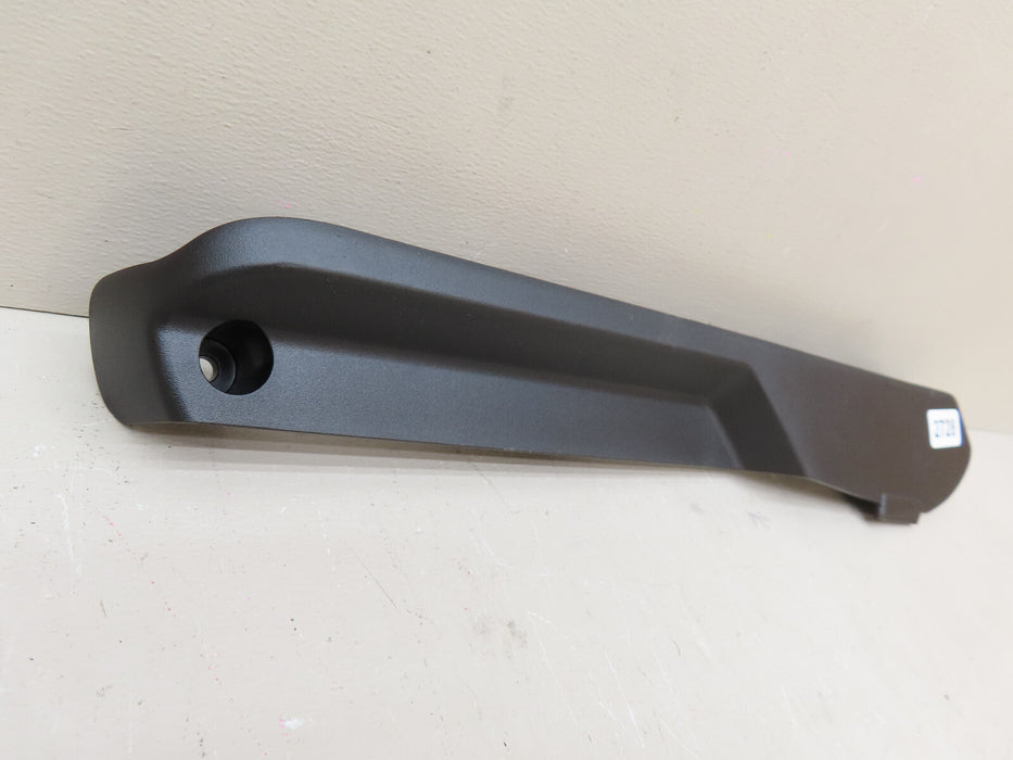 2021-2023 CHEVROLET SUBURBAN FRONT RIGHT LOWER RAIL SEAT COVER OEM 969789283