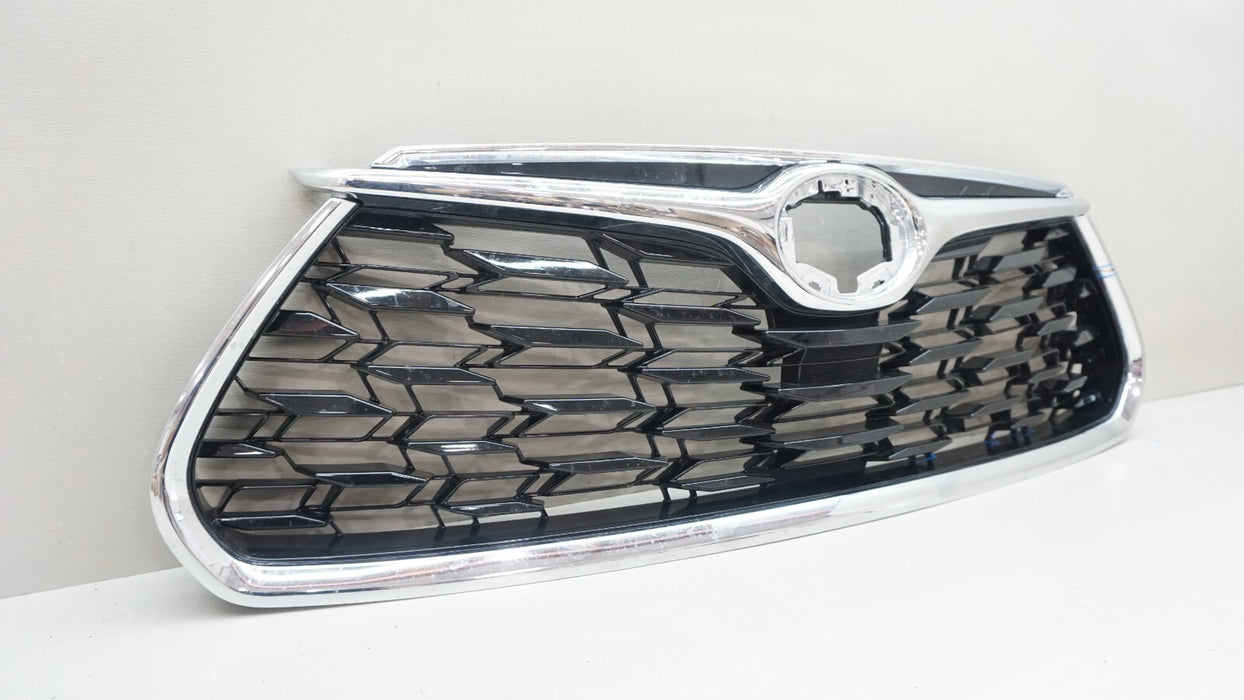 2020-2021 TOYOTA HIGHLANDER FRONT CENTER RADIATOR GRILLE OEM 53111-0E250