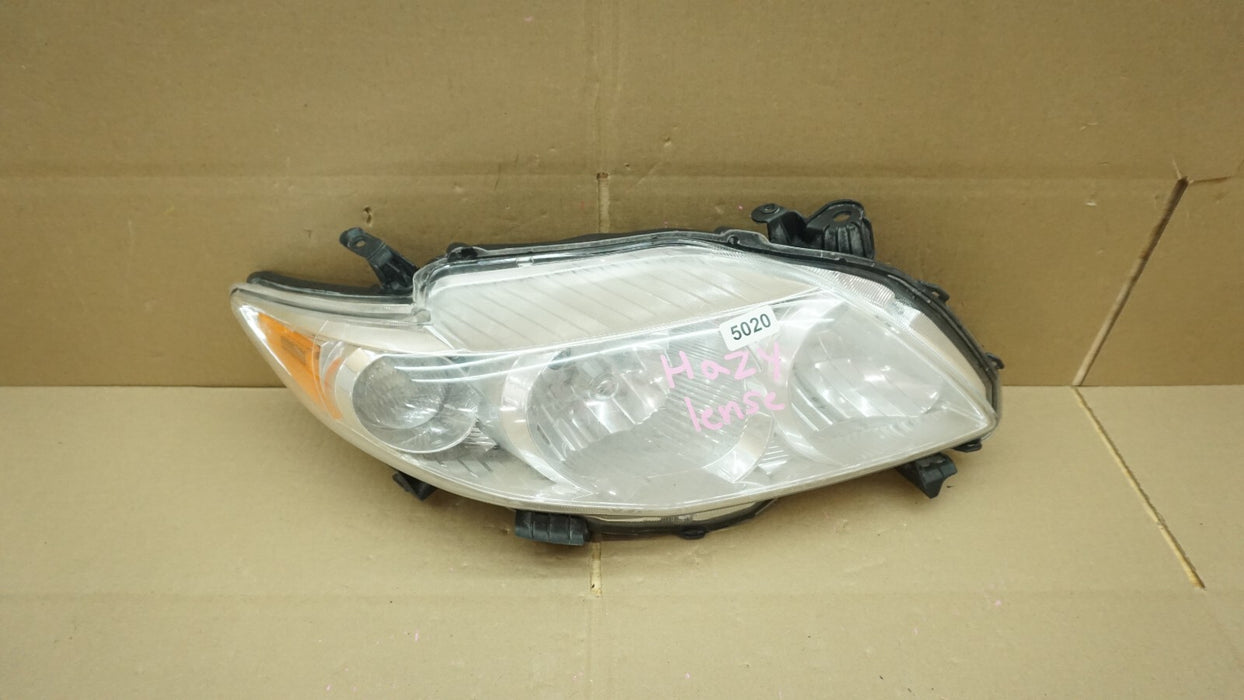2011-2013 TOYOTA COROLLA FRONT RIGHT PASSENGER SIDE HEADLIGHT HALOGEN