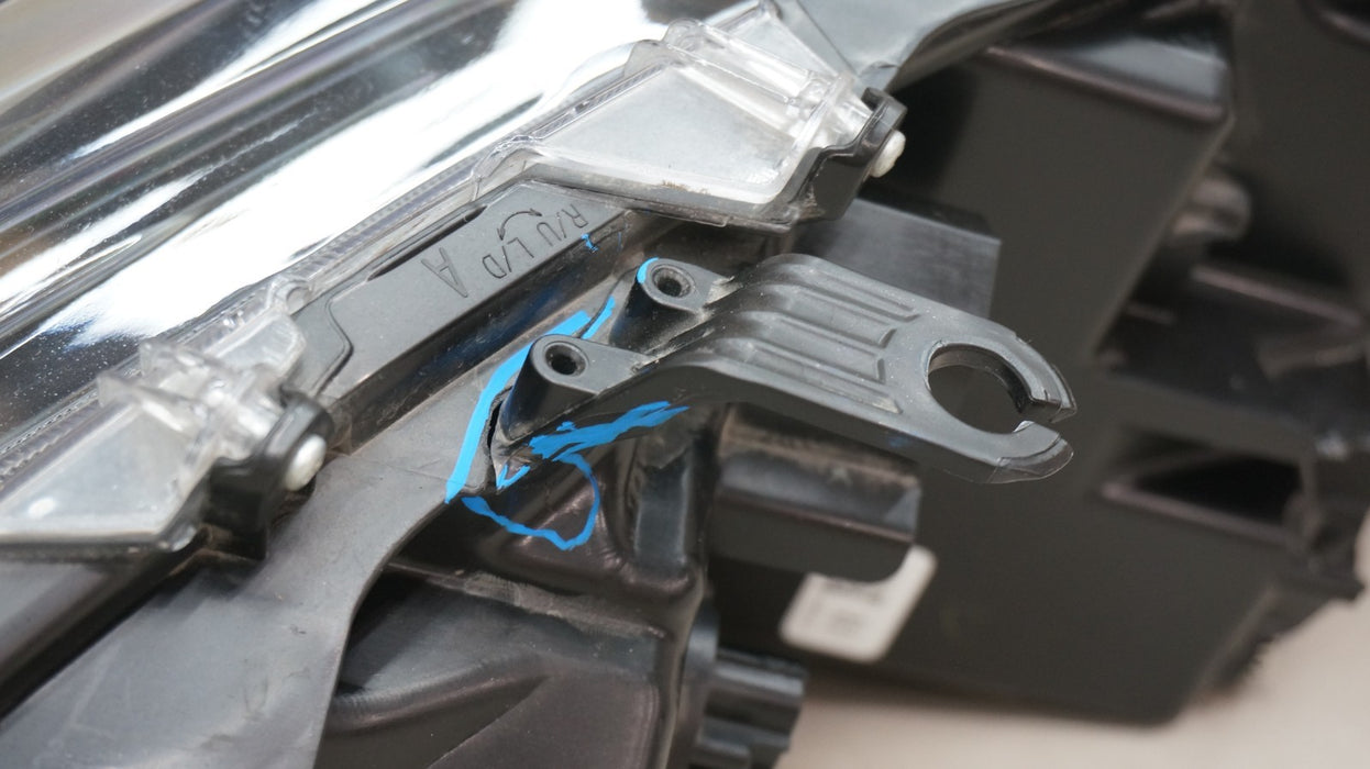 2020-2022 TOYOTA COROLLA FRONT RIGHT PASSENGER SIDE HALOGEN HEADLIGHT OEM