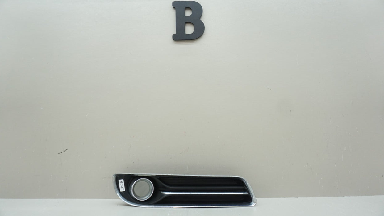 2011-2016 CHRYSLER 300 RIGHT LOWER GRILLE FOG LIGHT BEZEL TRIM OEM 11LX-197AB