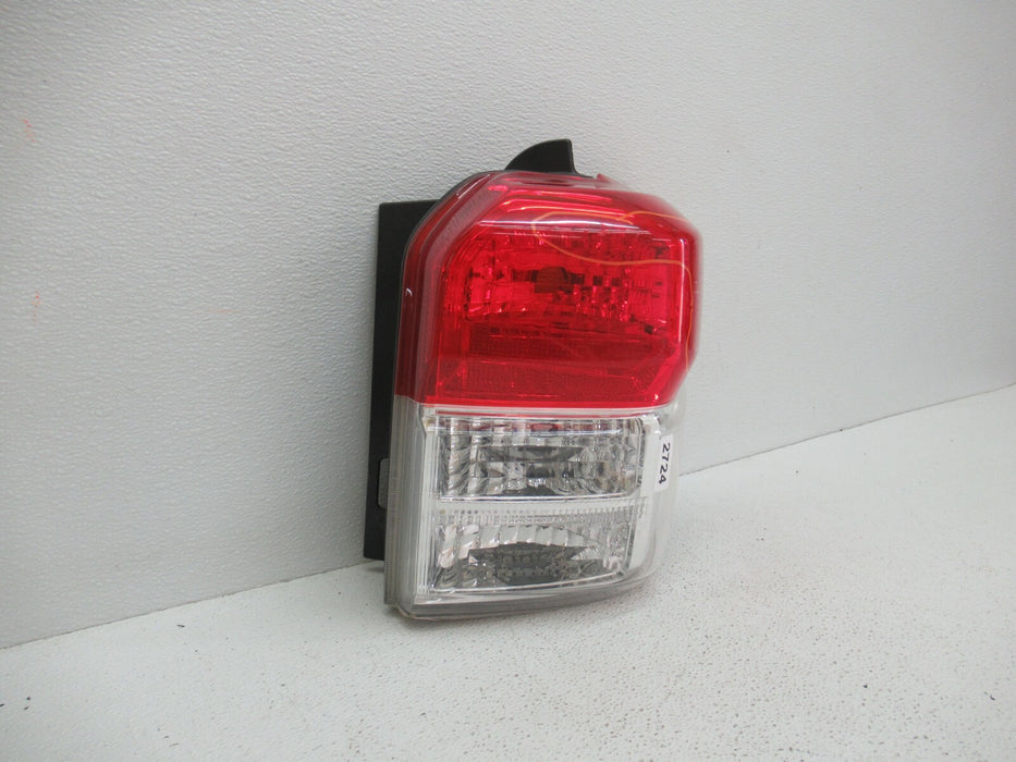 2010 - 2013 TOYOTA 4RUNNER RAER RIGHT PASSENGER SIDE TAIL LIGHT BRAKE LAMP OEM