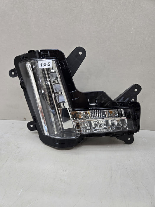 2015-2020 CADILLAC ESCALADE FRONT RIGHT PASSENGER SIDE FOG LIGHT LED OEM