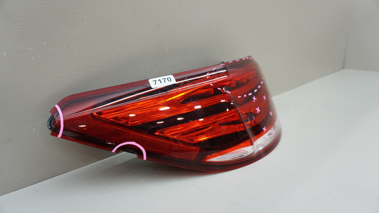 2014-2017 MERECEDES-BENZ E-CLASS REAR LEFT DRIVERS SIDE TAIL LIGHT OEM