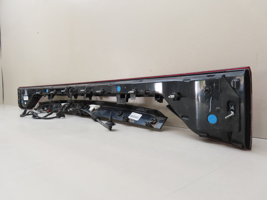 2020-2024 LINCOLN AVIATOR REAR CENTER TRUNK TAIL LIGHT LED W/CAMERA OEM