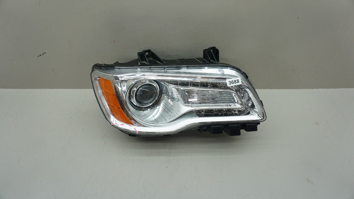 2012-2014 CHRYSLER 300 FRONT RIGHT SIDE HEADLIGHT LAMP HALOGEN OEM BAM92153000