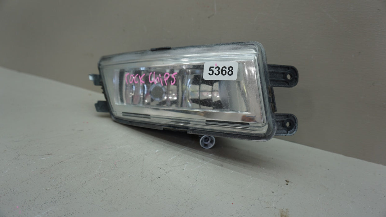 2014-2015 VOLKSWAGEN PASSAT FRONT RIGHT PASSENGER SIDE BUMPER FOG LIGHT LAMP OEM