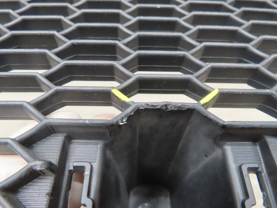 2010-2013 MITSUBISHI OUTLANDER FRONT LOWER BUMPER GRILLE GRILL OEM 6402A199