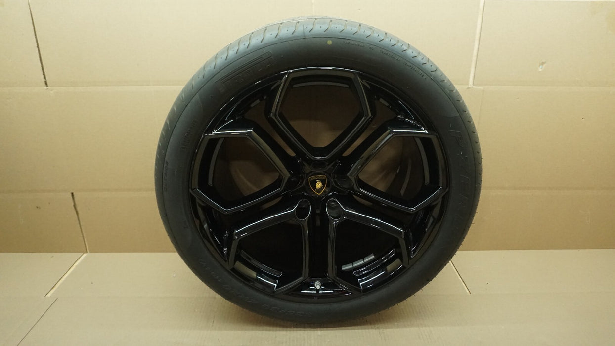 LAMBORGHINI AVENTADOR LP700 20"x12" REAR WHEEL RIM & TIRE  OEM 470601025A