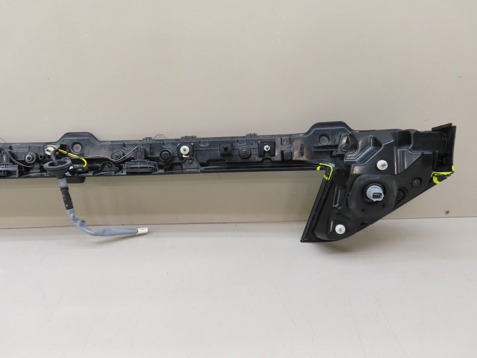 2025 HYUNDAI TUCSON REAR COMBINATION LIGHT CENTER OEM