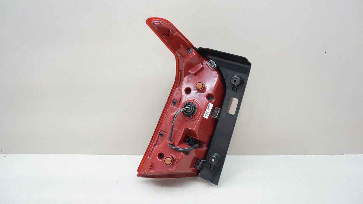 2020-2025 HYUNDAI PALISADE REAR RIGHT PASSENGER SIDE TAIL LIGHT OEM