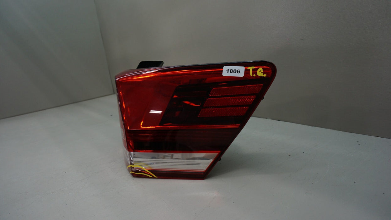 2018-2020 VOLKSWAGEN ATLAS REAR RIGHT PASSENGER SIDE TAIL LIGHT OEM