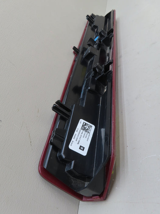 2019-2023 CHEVROLET GMC SILVERADO/SIERRA 3RD BRAKE TAIL LIGHT OEM 84419006