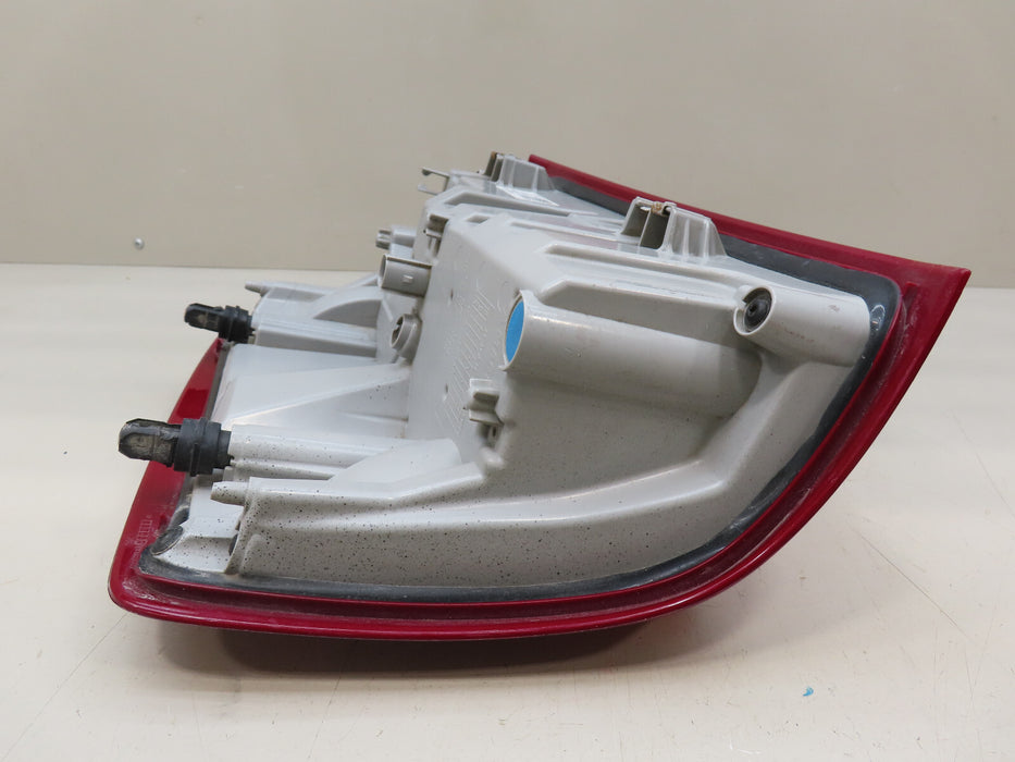 2016-2018 CHEVROLET SILVERADO 1500 REAR LEFT DRIVER SIDE TAIL LIGHT OEM 84066478