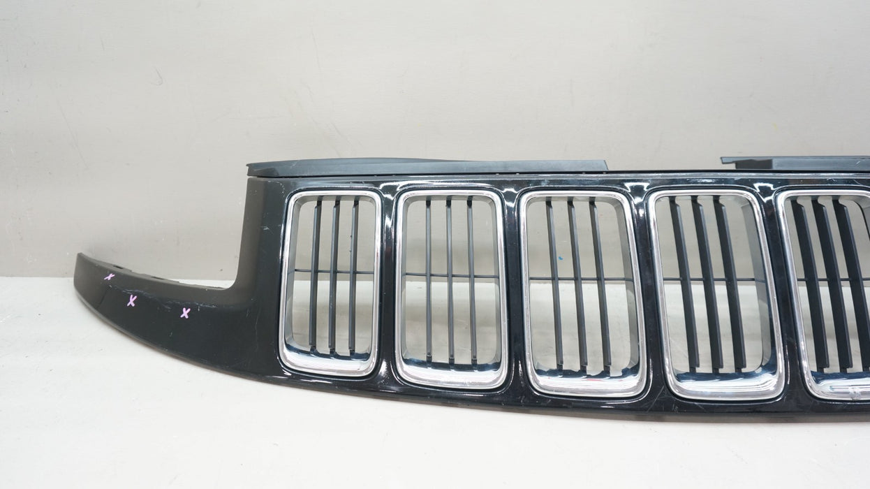 2014-2016 JEEP GRAND CHEROKEE FRONT UPPER CENTER RADIATOR GRILLE OEM 1WL32TRM