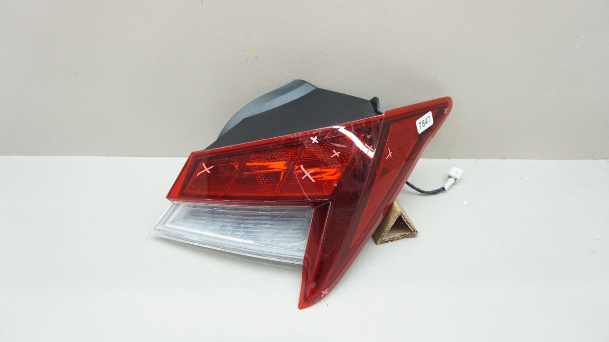 2021-2023 HYUNDAI ELANTRA REAR RH RIGHT PASSENGER SIDE OUTER TAIL LIGHT OEM