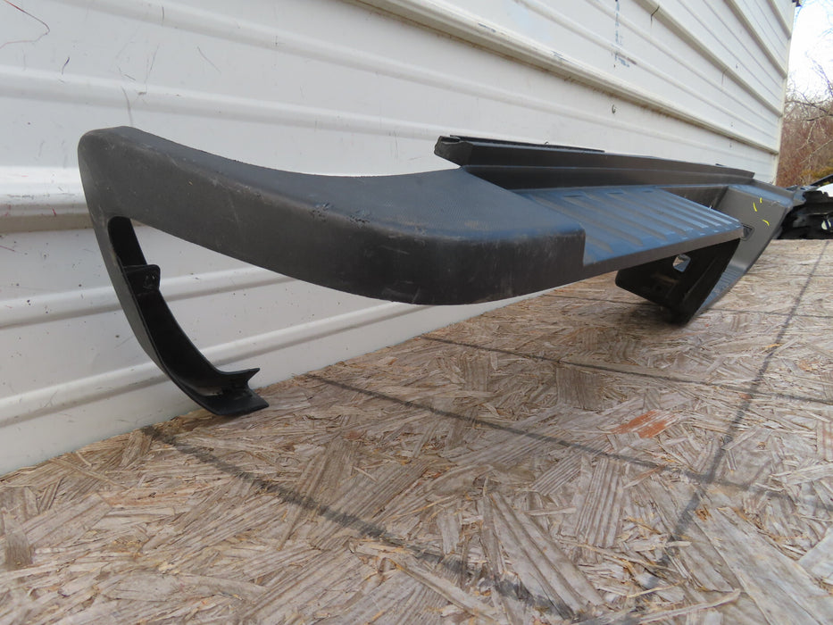2015-2019 CHEVROLET/GMC 2500HD/3500HD REAR BUMPER COVER STEP PAD OEM