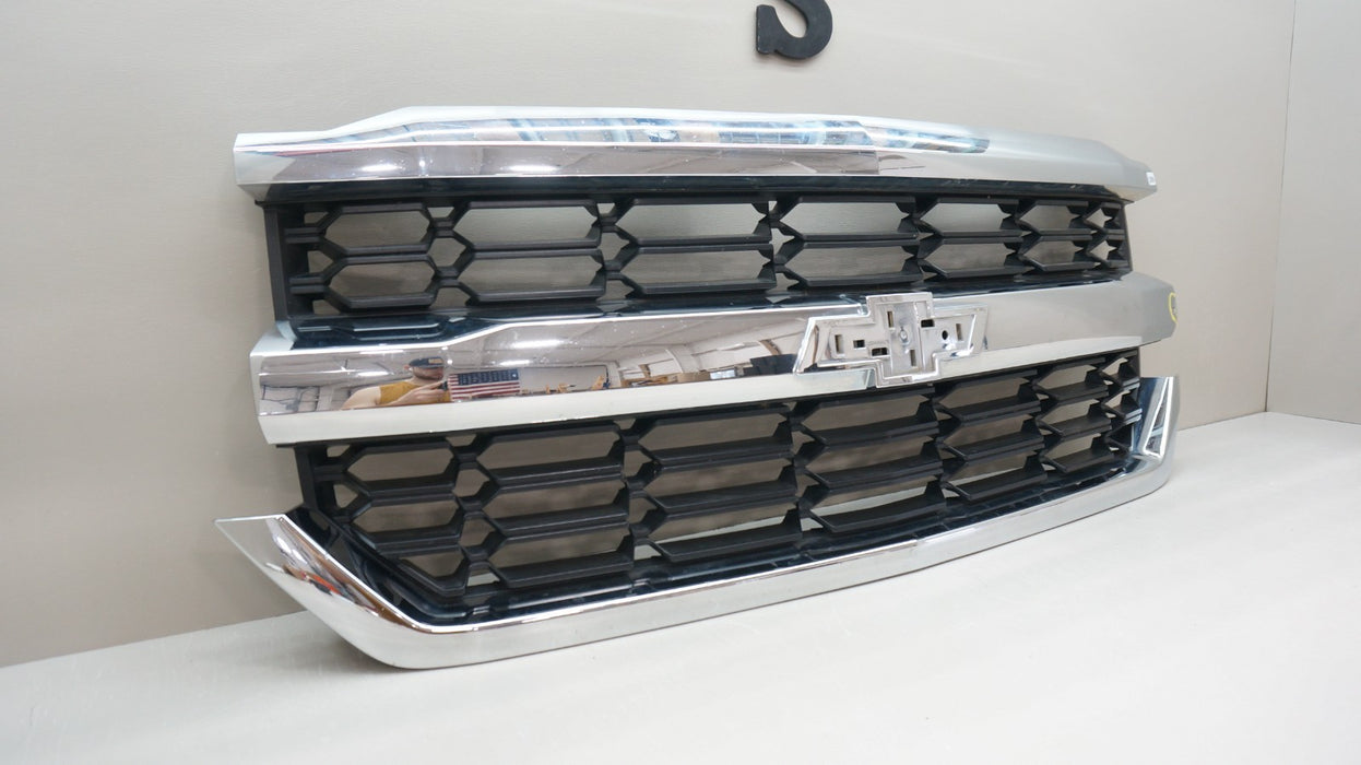 2016-2018 CHEVROLET SILVERADO 1500 FRONT BUMPER RADIATOR GRILLE OEM 2338604