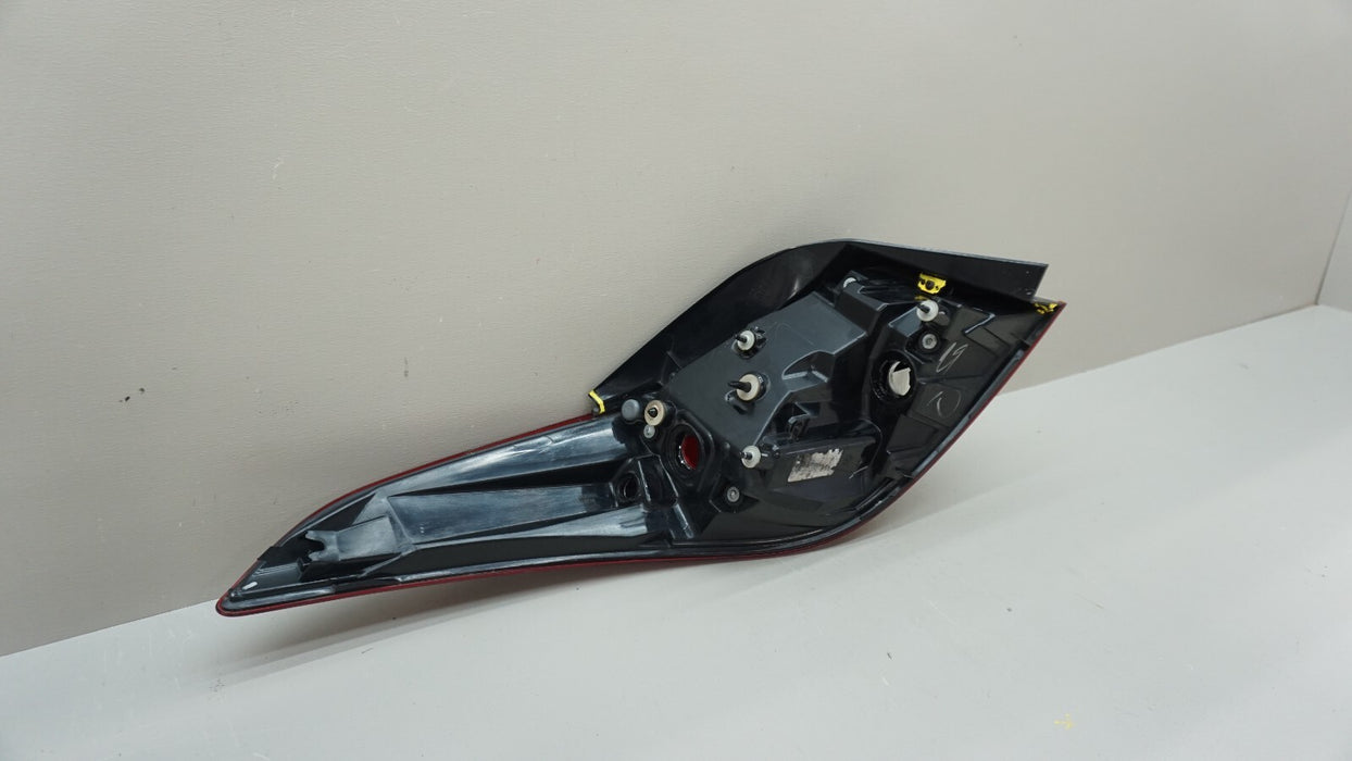 2014-2016 HYUNDAI ELANTRA REAR RH RIGHT PASSENGER SIDE TAIL LIGHT OEM