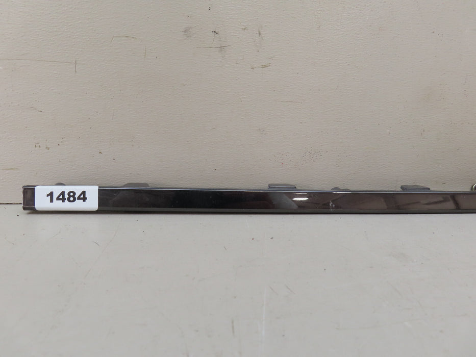 2021-2023 HYUNDAI ELANTRA FRONT CENTER LOWER BUMPER TRIM MOLDING OEM