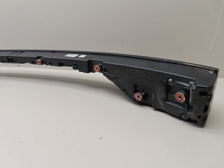 2019 2020 PORSCHE CAYENNE REAR CENTER LIFTGATE TAIL LIGHT LAMP OEM