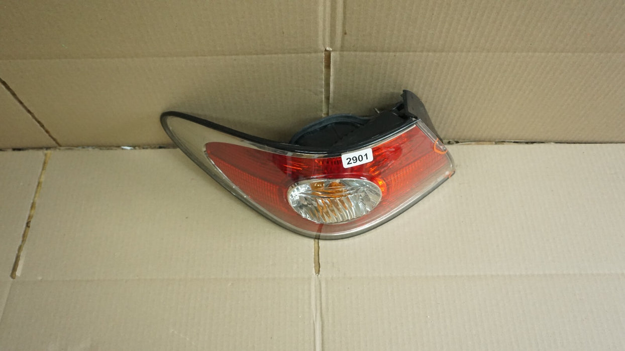2002-2004 LEXUS ES300 REAR LEFT DRIVER SIDE OUTER TAIL LIGHT LAMP OEM 02 03 04