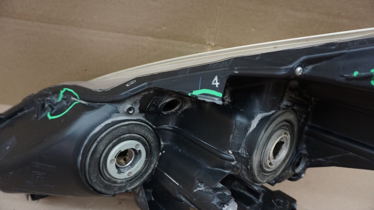 2012-2014 TOYOTA PRIUS V FRONT RH RIGHT PASSENGER SIDE HEADLIGHT OEM