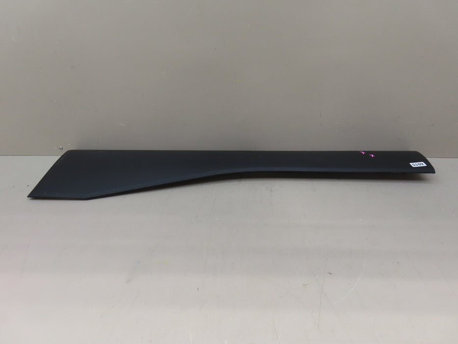 2022-2024 HYUNDAI SANTA CRUZ FRONT RIGHT PASSENGER SIDE DOOR LOWER MOLDING OEM
