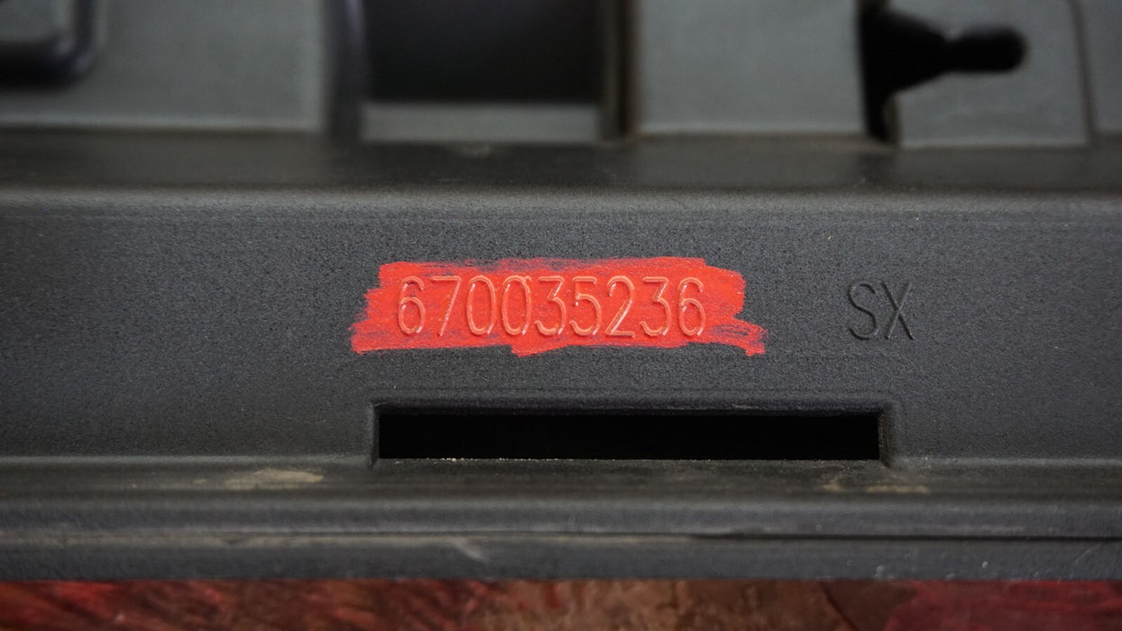 2017-2020 MASERATI LEVANTE M161 FRONT LEFT DOOR EXTERIOR MOLDING PANEL OEM