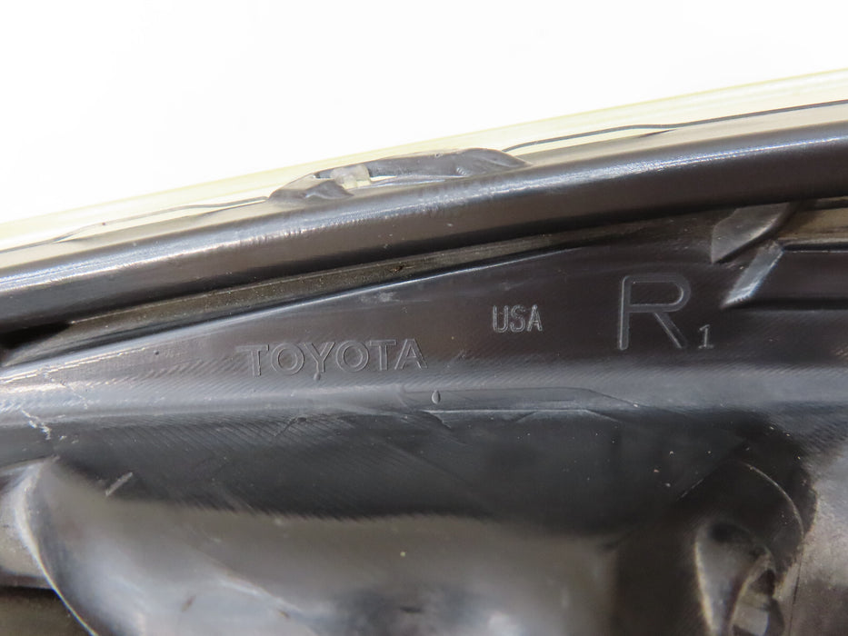 2014-2016 TOYOTA COROLLA FRONT RIGHT PASSENGER HEADLIGHT LED OEM
