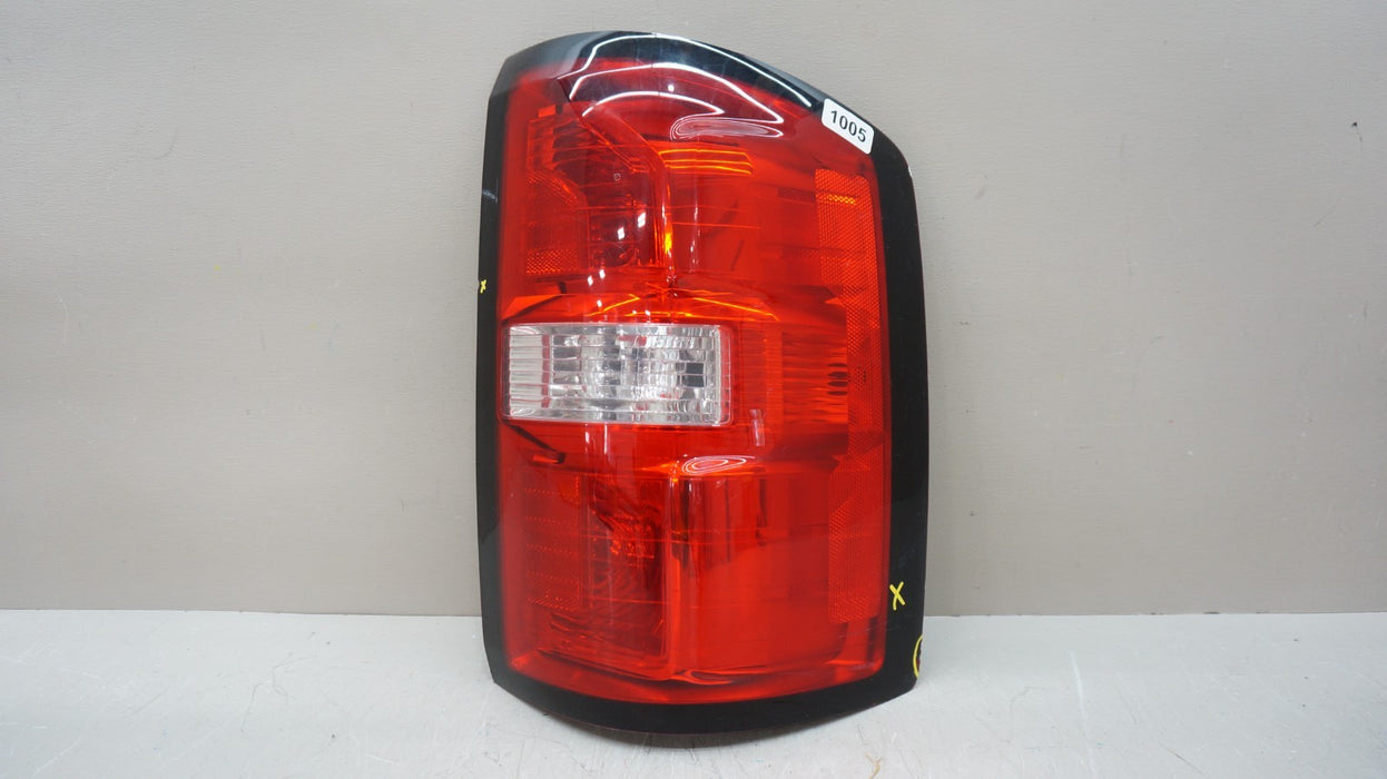 2014-2015 GMC SIERRA 1500 REAR RIGHT PASSENGER SIDE TAIL LIGHT OEM